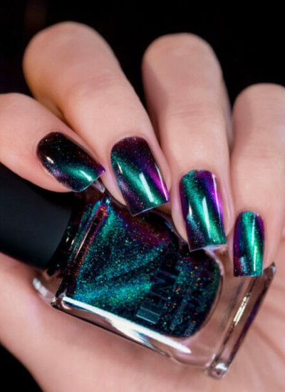 Deep Space is an unworldly teal-to-purple color-shifting magnetic nail polish. Carefully suspended above the ominous void of a deep black base, Deep Space’s teal-to-purple color-shifting magnetic pigment and scattered holographic flakes will leave you starstruck. Dark Iridescent Nails, Black And Teal Nails, Magnetic Nail Polish, Teal Nails, Twisted Tea, Purple Nail Art, Matte Black Nails, Magnetic Nails, Nail Art Set