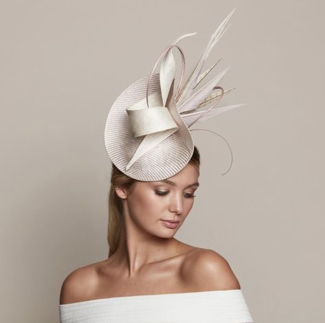 Ladies Wedding Hats, Melbourne Cup Fashion, Fascinator Hats Outfit, Fascinator Hats Wedding, Royal Ascot Hats, Luxury Hair Accessories, Luxury Hats, Ascot Hats, Bride Hat