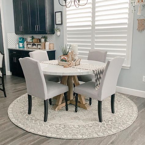 Marble Top Round Dining Table, Round Marble Dining Room Table, Marble Dining Table Decor, Round Marble Top Dining Table, Kitchen Nook Table, Granite Dining Table, White Round Dining Table, Kitchen Vibes, Round Marble Table