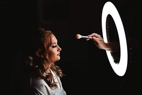 Ring Light Photography Ideas, Makeup Boda, Makeup Ring Light, Ring Light Photography, Ring Light Photo, Makeup Lighting, Camera Cartoon, Light Painting Photography, Light Shoot