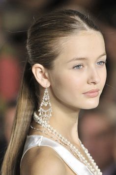 Kristina Romanova. You may recognize her from Avicii's song "wake me up" Kristina Romanova, Glamorous Chic Life, Elegant Attire, Model Face, Young Fashion, White Fashion, Pretty Face, Beauty Women, Beautiful People