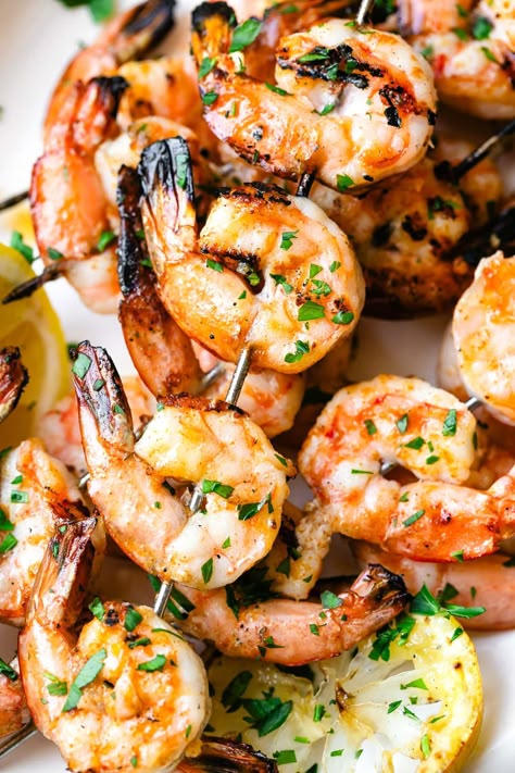 This super easy grilled shrimp recipe with garlic butter is a family favorite and a win-win for busy weeknights! #shrimp #grilled #dinner #protein #easyrecipes #glutenfree #sumerrecipes