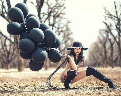 Black balloon parade 🖤 Mode 30th Birthday Outfit, Photographie Art Corps, Bouidor Photography, Intimate Photos, Photography Pics, Black Balloons, Best Photo Poses, Photography Poses Women, Dark Photography