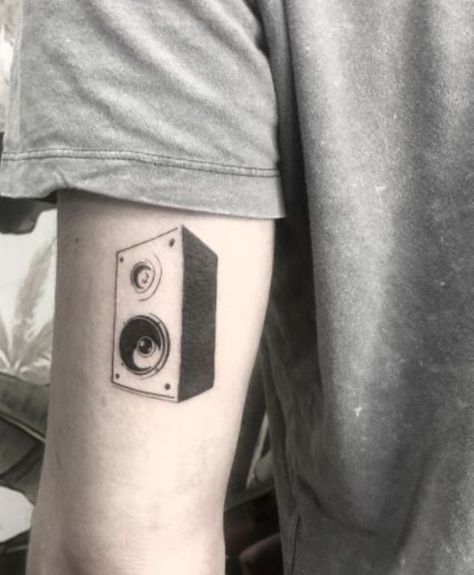 Speaker Box Tattoo Design, Speaker Tattoo Design, Floppy Disk Tattoo, Sound System Tattoo, Ipod Tattoo, Retro Tv Tattoo, Stereo Tattoo, Synth Tattoo, Dj Tattoo Designs