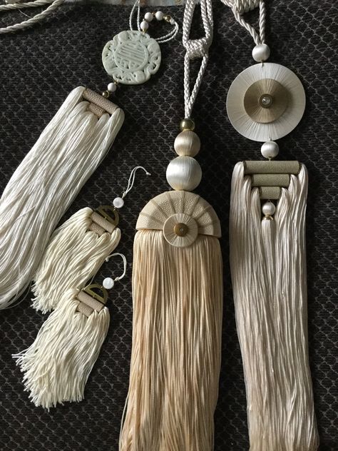 Tassels Tutorials, Macrame Colar, Tassel Crafts, Diy Tassel, Rope Crafts, Tassels Fashion, Tassel Jewelry, Textile Jewelry, Handmade Jewelry Diy