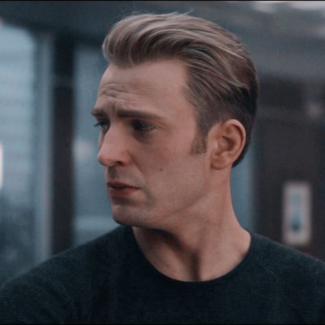 Captain America Endgame, Steve Rogers Icon, Chris Evans Haircut, New Men Hairstyles, Haircut Mens, Wolverine Hugh Jackman, Robert Evans, Marvel Icons, Medium Length Hair Men