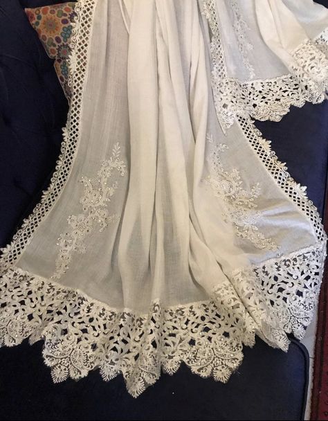 White Lace Dupatta, White Duppattas Designs Ideas, White Dupatta Designs With Lace, Duppata Designer Lace, Duppattas Designs Ideas With Lace, Dupta Design, Duptta Design, Duppattas Designs Ideas, Dupatta Designs Ideas