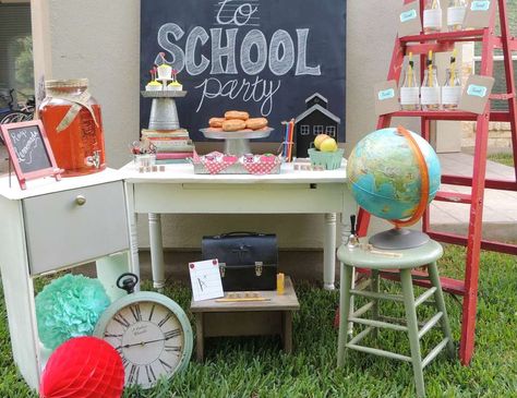 Back to School / Back to School "Back to School Party" | Catch My Party Back To School Picnic, Back To School Display, Back To School Displays, Back To School Party Ideas, Back To School Bash, School Display, Back To School Breakfast, Back To School Theme, School Party Ideas