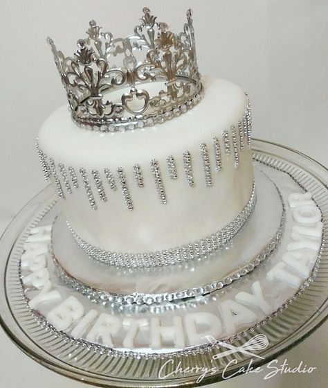 Rhinestone Birthday Cake, Bling Cakes Birthday Sparkle, Diamond Cake Birthday, Bling Cakes Birthday, Silver Cake Ideas, Diamond Birthday Cake, Bling Birthday Cake, 40th Photoshoot, Silver Birthday Cake