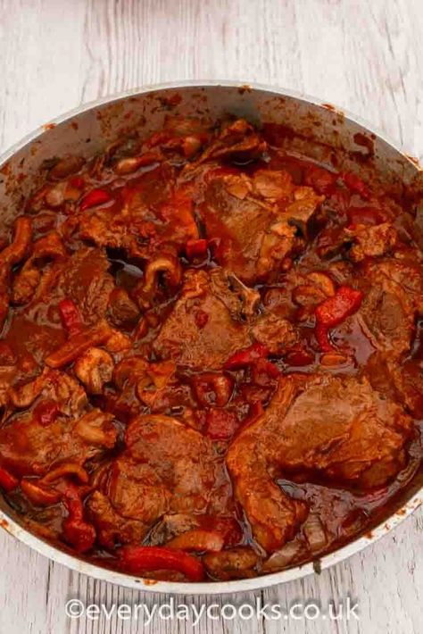 Lamb Chops in tomato sauce is a tasty week-night supper. Easy to prepare, for a warming family dinner. #lambchops Baked Lamb Chops, Peppers And Mushrooms, Pinterest Kitchen, Lamb Loin Chops, Goat Recipes, Lamb Chop Recipes, Good Family, Tasty Meat, Baked Tomatoes