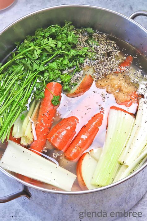 Homemade Chicken Broth Recipe, Easy and Delicious - Glenda Embree Whole Chicken Broth Recipes, Instant Pot Chicken Broth Rotisserie, Clear Chicken Broth, Best Chicken Broth Recipe, Homemade Chicken Broth From Bones, How To Make Chicken Broth, Whole Chicken Broth, Diy Chicken Broth, Chicken Broth Soup Recipes