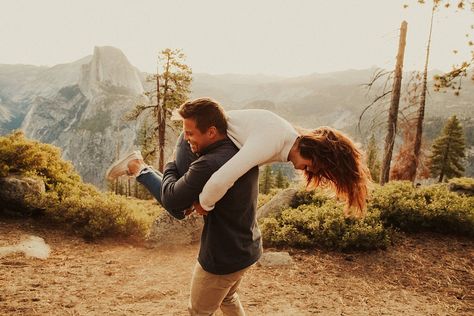 Glacier Photoshoot, Hoodie Shoot, Yosemite Glacier Point, Engagement Session Poses, Couple Inspo, Outdoorsy Couple, Engagement Session Posing, Dream Dates, Couples Posing