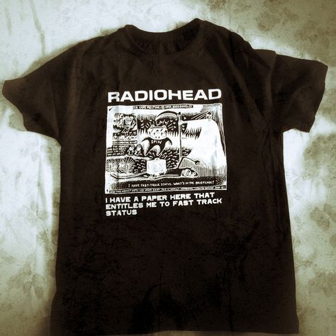 #pinterestinspired #tshirt #radiohead Radiohead Tshirt, Radiohead Shirt, Thrifting Manifestation, Baby Tees, Radiohead, Winter Fits, Clothing Design, Design Inspo, Christmas List