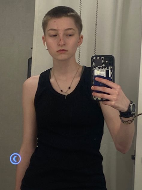 #buzzcut #transmasc #summer #androgynous #blacktanktop #mirror #uninterested #gay Transmasc Buzzcut, Pixie Undercut, Haircut Inspo, Undercut Pixie, Undercut Hairstyles, Buzz Cut, Reference Photos, Undercut, Black Tank Tops