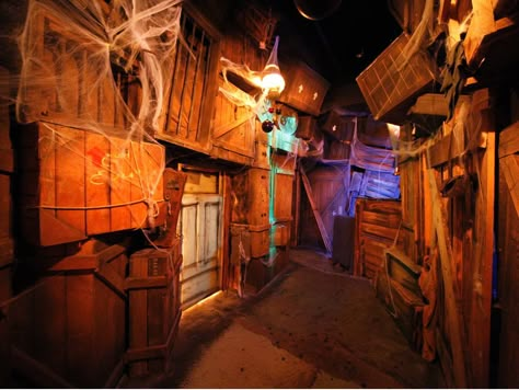 Haunted House Attraction Aesthetic, Haunted Theme Park, Scream House, Hillbilly Halloween, Ghost Park, Burn The Bridge, Burlesque Club, Creepy Basement, Haunted House Attractions