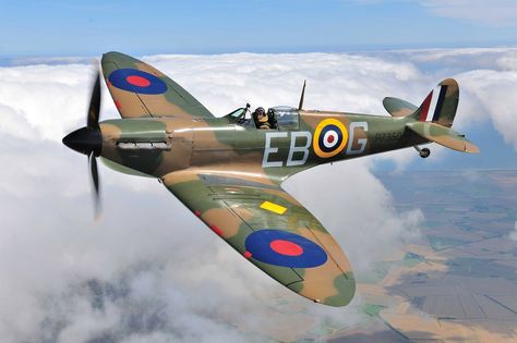 Spitfire Airplane, Spitfire Plane, Ww2 Fighter Planes, Wwii Fighter Planes, Wwii Airplane, Wwii Fighters, Wwii Plane, Supermarine Spitfire, Air Fighter