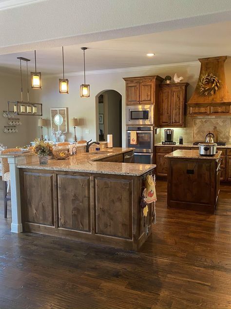 Western Kitchen Island, Barndominium Kitchen Ideas, Ranch Style Kitchen, Ranch House Kitchen, Kitchen Upstairs, Custom Kitchen Remodel, Tennessee House, Ranch Kitchen, Kitchen 2024