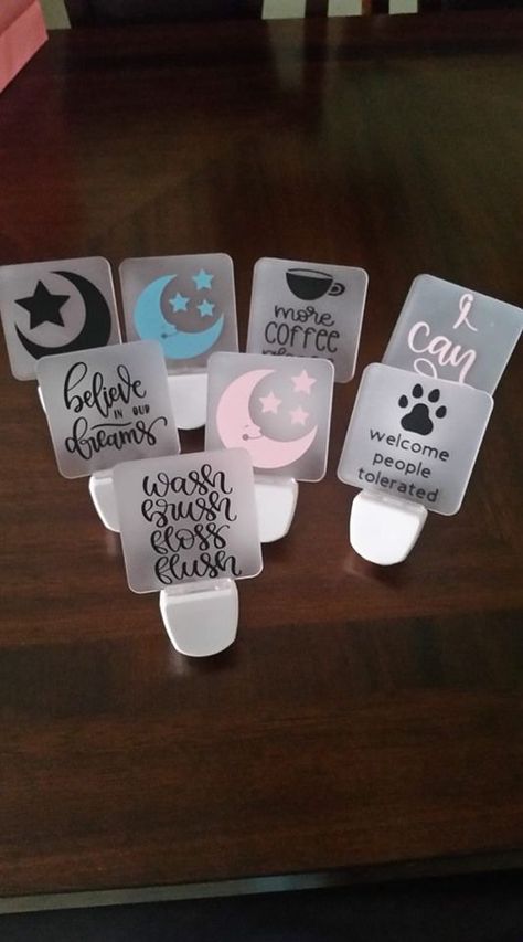 Night Light Vinyl Ideas, Cute Cricut Projects To Sell, Dollar Tree Night Light Vinyl, Small Cricut Projects To Sell, Cricket Projects To Sell, Dollar Tree Cricut Projects To Sell, Circuit Crafts To Sell, Quick Cricut Projects, Cricut Night Light