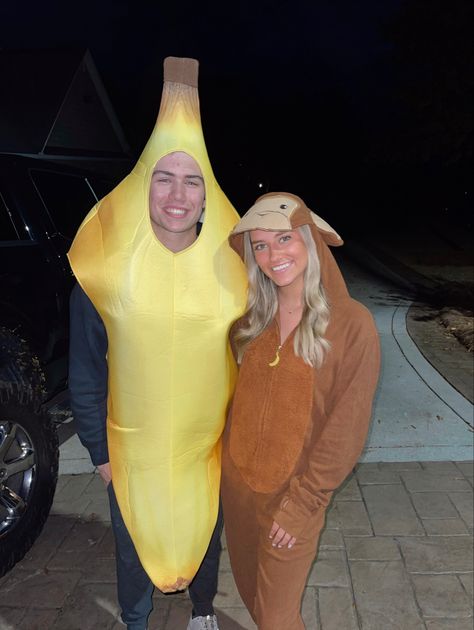 Monkey And Banana Costume Couple, Monkey Costume Makeup, Cute Monkey Costume, Monkey And Banana Costume, Monkey Costume Women, Couple Matching Costumes, Jungle Party Outfit, Bsf Costumes, Diy Monkey Costume