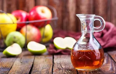 Home Remedies To Treat Pneumonia - Apple Cider Vinegar Apple Cider Vinegar Health Benefits, Apple Cider Vinegar Health, Apple Cider Vinegar Uses, Apple Cider Vinegar Remedies, Cider Vinegar Benefits, Joints Pain Remedy, Apple Cider Vinegar Benefits, Toenail Fungus Remedies, Apple Cider Vinegar Drink