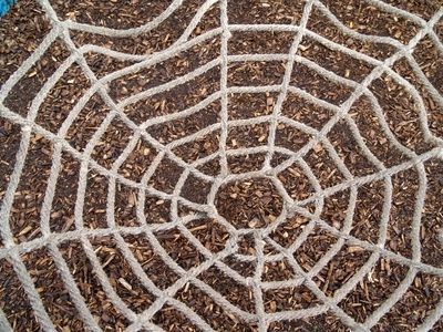 How to Make a Spider Web Out of Rope & Knots thumbnail How To Make A Spider Web With Rope, Spiderweb Macrame, How To Make A Spider Web, Diy Halloween Spider Web, Make A Spider Web, Spider Web Diy, Spider Net, Net Making, Rope Projects