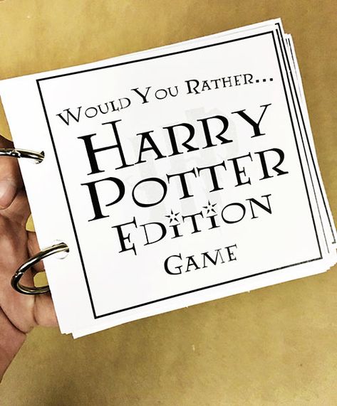 Harry Potter Would You Rather Game - And Two Other Free Printables Free Harry Potter Printables, Harry Potter Weihnachten, Harry Potter Activities, Harry Potter Day, Classe Harry Potter, Harry Potter Christmas Decorations, Harry Potter Printables Free, Citate Harry Potter, Cumpleaños Harry Potter