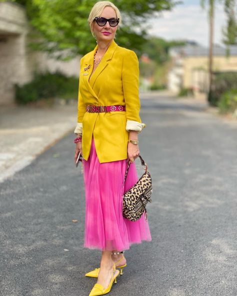 Yellow and pink outfit ensemble | Photo by Alice | For more style inspiration visit 40plusstyle.com Yellow And Pink Outfit, Pink And Yellow Outfit, Co Ords Outfits, Happy New Week, Yellow Outfit, Korean Street, Yellow And Pink, Photos Of Women, Yellow Fashion