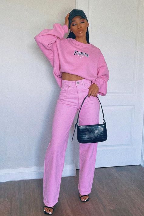 Black Woman Pink Outfit, Pink Outfits Black Women Streetwear, Pink Outfits Simple, Starbucks Date Outfit, Girly Outfit Ideas, Pink Suits Women, Pink Ladies Outfit, All Pink Outfit, Outfit Ideas Pink