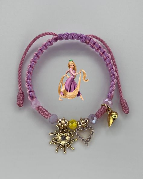 New Rapunzel & Flynn Matching Bracelets 💜☀️ Tag a Tangled lover! Cutest gift for the holidays! Available to shop at Blusherjewels.com (Link in bio)☺️ - - Follow @blusherjewels for more!🧵🎀 - #tangled #rapunzel #flynnrider #disney #matchingbracelets #makingbracelets #smallbusinessowner #bracelet Rapunzel Bracelet, Pulseras Aesthetic, Tangled Jewelry, Ideas Pulseras, Rapunzel And Flynn, Friendship Bracelet Patterns Easy, Disney Bracelet, Tangled Rapunzel, Charms Bracelets