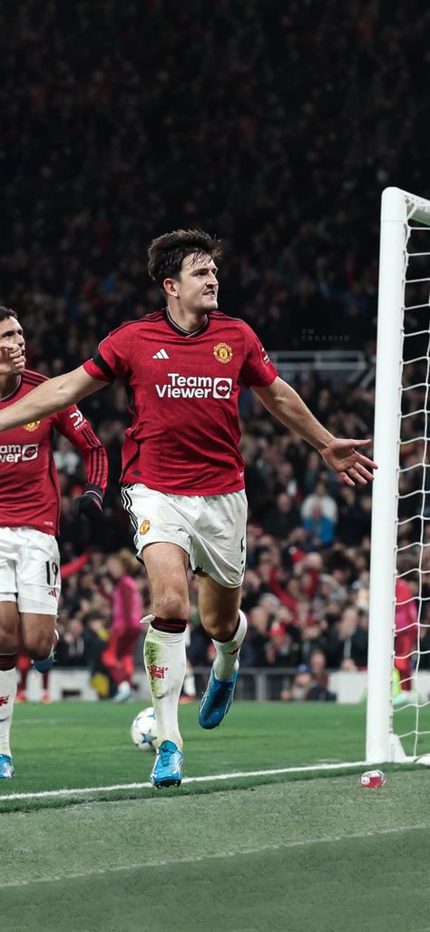 Maguire Manchester United, Wallpaper Football, Harry Maguire, United Wallpaper, Manchester United Team, Manchester United Wallpaper, Manchester United Fans, Team Wallpaper, Football Is Life