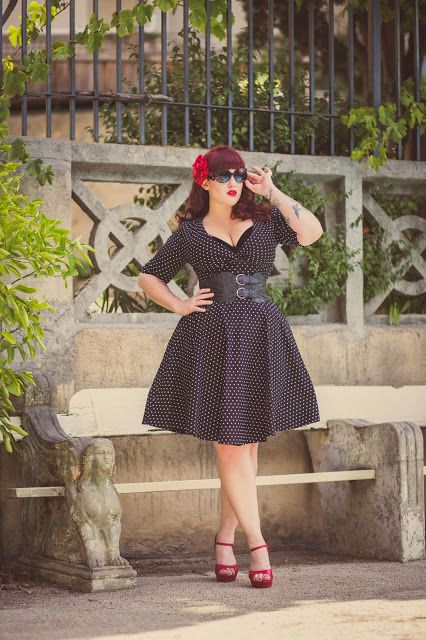 Rockabilly Style Men, Vintage Outfits 50s Rockabilly Style, Rockabilly Fashion Plus Size, A Line Skirt Outfits, Eclectic Fashion Style, Vintage Outfits 50s, Pinup Photoshoot, Gothic Heart, Plus Zise