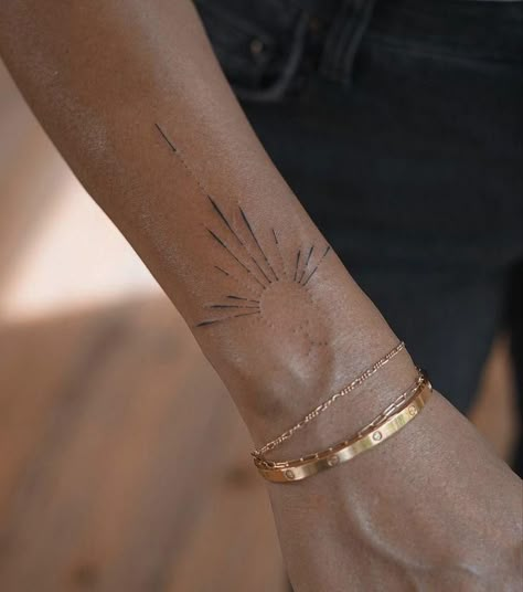 Boho Tattoos, Hand And Finger Tattoos, Handpoke Tattoo, Tattoo Bracelet, Small Hand Tattoos, Classy Tattoos, Discreet Tattoos, Dainty Tattoos, Subtle Tattoos