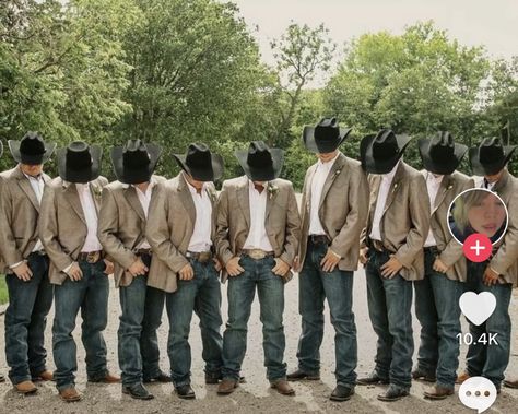 Quince Chambelanes Photos, Rustic Country Groomsmen Attire, Cowboy Chambelanes, Champagne Chambelan Outfits Vaquero, Quince Cowboy Chambelanes, Ranch Venue Quince, Country Groomsmen Attire, Country Groomsmen, Groomsmen Attire