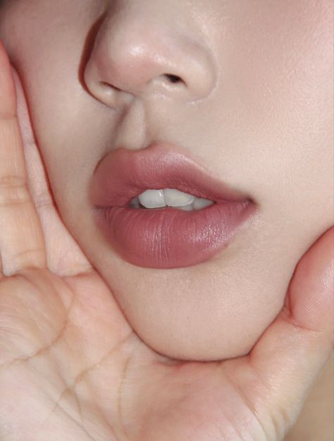 Lips Inspiration, Lip Butter Balm, Bentuk Alis, Brooke Monk, Perfect Lips, Beauty Goals, Lip Butter, Lip Fillers, Non Stick