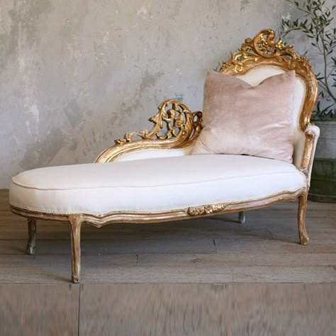 Vintage Louis Style Gold Gilt Chaise #Lounge #tthebellacottage White Chair, Rococo Style, French Chic, French Furniture, French Decor, Chaise Lounge Chair, Settee, Beautiful Furniture, Shabby Chic Furniture