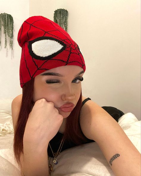 beanie spider spiderbeanie spiderman spidermanbeanie girl selfie lashes tattoo makeup streetwear spidermask cobweb marvel Spiderman Beanie Aesthetic, Beanie Selfie, Spiderman Beanie, Beanie Hairstyles, Y2k Hairstyles, Hippie Aesthetic, Studio Portrait Photography, Cute Beanies, Girls Braids