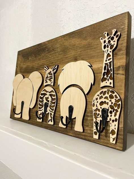 #babygirlroom #babyroom #nurserydecor Baby Room Themes Neutral, Noah Nursery, Girl Safari Nursery, Baby Animal Nursery Theme, Zoo Nursery Theme, Giraffe Nursery Theme, Safari Nursery Girl, Zoo Nursery