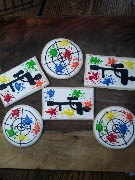 Paintball party cookies - loving the target/scope ones Paintball Party Ideas, Paintball Cake, Paintball Birthday Party, Paintball Birthday, Ball Cookies, Paintball Party, Sports Themed Cakes, Laser Tag Party, Theme Cookies