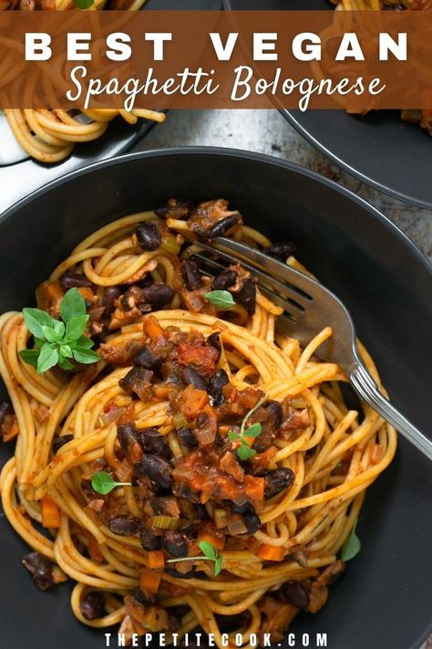 This vegan spaghetti Bolognese is built from the authentic Italian recipe, but it swaps the meat with cheap and protein-rich black beans. Black Bean Spaghetti, Vegan Spaghetti, Italian Recipe, Vegan Main Dishes, Spaghetti Bolognese, Italian Recipes Authentic, Authentic Italian, Black Bean, Black Beans