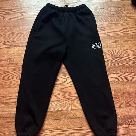 STUSSY X NIKE SWEATPANTS BLACK Stussy Nike, Sweatpants Black, Nike Sweatpants, Sweatpants, Nike, Outfit Inspo, Plus Fashion, Fashion Trends, Closet