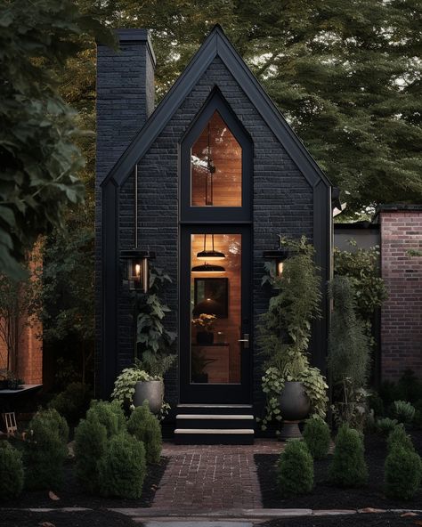 Living In A Tiny Black Tiny House Exterior, Dark Barndominium Exterior, Unique Tiny Houses, Chic Architecture, Hermit Mode, Dark Homes, Cottage Tiny House, Black Houses, Tiny House Inspiration