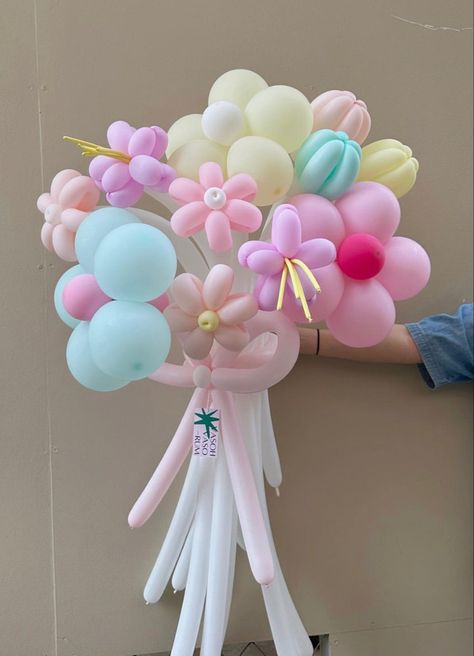 Flower Balloons Diy, Balloon Figures, Flower Balloons, Home Gym Mirrors, Balloon Bouquet Diy, Flower Boquet, Gym Mirrors, Pink Birthday Party, Balloon Flowers