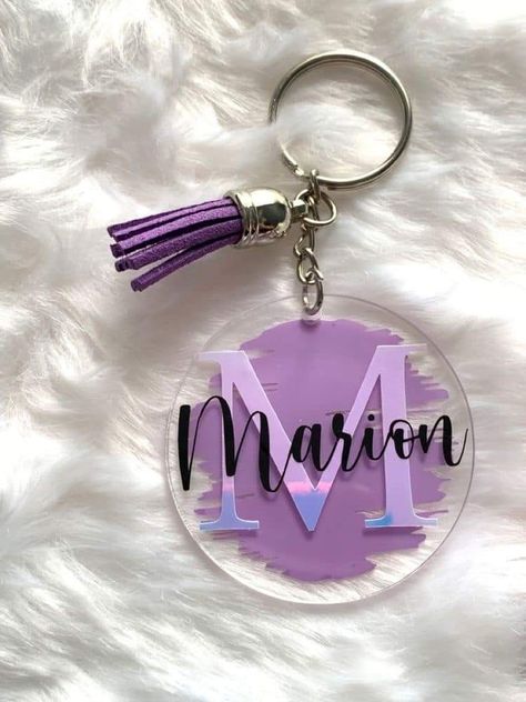 How To Make Custom Keychains, Cricut Keyring Designs, Portachiavi Plexiglass Cricut, Crichton Designs, Acrylic Keychain Design, Keychain Cricut, Keychain Design Ideas, Acrylic Keychain Ideas, Diy Crafts Keychain