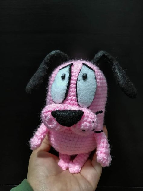 Courage The Cowardly Dog Crochet Pattern, Small Crochet Gifts, Cowardly Dog, Easy Crochet Animals, Crochet Design Pattern, Kawaii Crochet, Crochet Fashion Patterns, Crochet Cross, Fun Crochet Projects