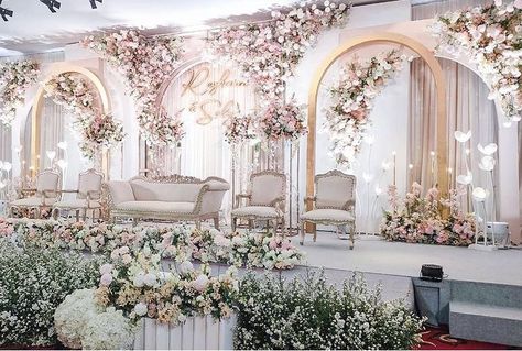 Dekor Pernikahan Aesthetic, Pelaminan Aesthetic, Dekor Wedding Pelaminan, Decorasi Wedding, Dekor Pelaminan, Pelaminan Modern, Wedding Decor Trends, Indoor Wedding Decorations, Nikah Decor