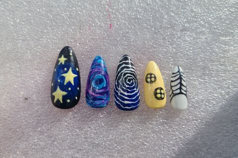 Hand-painted Coraline themed nails. Comes with a nail prep kit (file, alcohol wipe, and cuticle pusher) and includes both press-on stickers and glue so you can choose. You have two options: 1. Custom: You will need to send me a picture of each of your hands next to a quarter so that I can size your nails correctly. (Once you order, I will message you with more detailed instructions). This option is cheaper because you will only receive 10 nails for each finger plus a few extra if I am unsure of the nail size. 2. Basic: This includes 20 nails, 10 different sizes (2 nails for each size). This option gives you all 10 sizes, allowing you to accurately pick which nail size fits best, but it does limit the design options you have because it depends on which one fits your nail. This option cost m Ojo Nails Art, Short Fall Themed Nails, Coraline Nails Almond, Coraline Almond Nails, Corpse Bride Nails Short, Coraline Nails Easy, Night Themed Nails, Smiling Friends Nails, Percy Jackson Nail Art