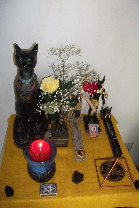 Bastet Goddess Altar, Bastet Altar Ideas, Bast Altar, Kemetic Altar, Anubis Altar, Bastet Altar, Bast Goddess, Bastet Tattoo, Bastet Goddess