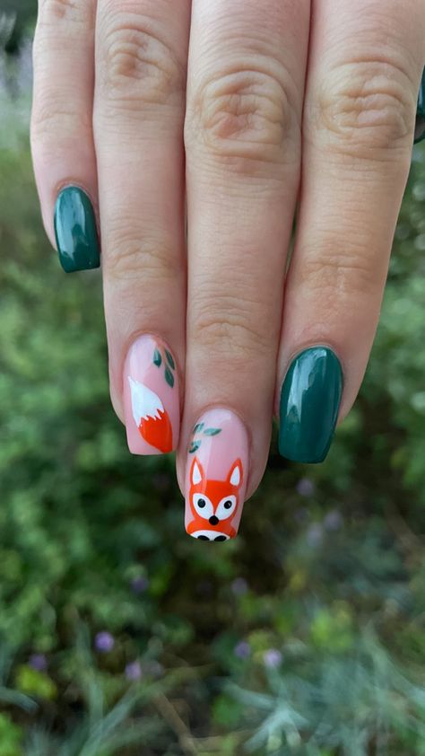 Forest green square nails with fox by dixie.digits on instagram Animals Nails Design, Woodsy Nail Designs, Woodland Theme Nails, Woodland Nail Art, Beltane Nails, Outdoor Nail Designs, Woodsy Nails, Forest Nails Designs, Woodland Nails