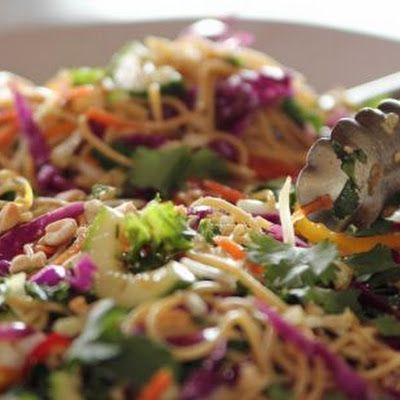 The perfect meal for summertime, this salad is vibrant with beautiful colors and flavors. This dressing is so good, you might want to double the recipe and save some for later! Asian Noodle Salad Recipe, Asian Noodle Salad, Chinese Kool, Noodle Salad Recipes, Asian Noodle, Pioneer Woman Recipes, Asian Noodles, Noodle Salad, Ree Drummond