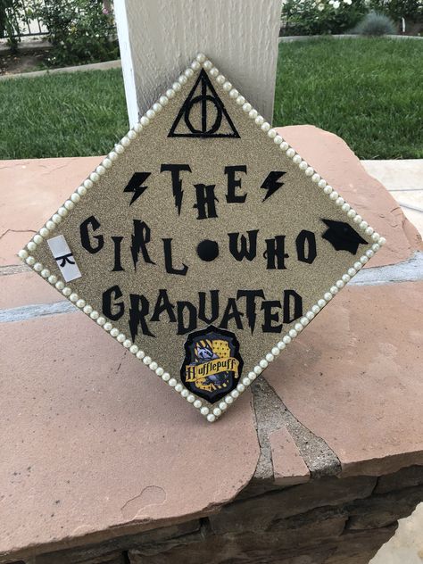 Cap Decoration Graduation Harry Potter, Graduation Cap Ideas Harry Potter, Harry Potter Cap Decoration Graduation, Harry Potter Graduation Cap Designs, Undergrad Cap Ideas, Harry Potter Graduation Cap Ideas, Harry Potter Grad Caps, Supernatural Graduation Cap, Harry Potter Cap